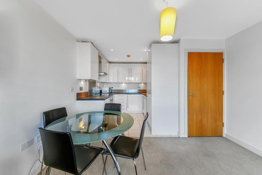 Cozycomfy Luxury Apartment Londra Dış mekan fotoğraf