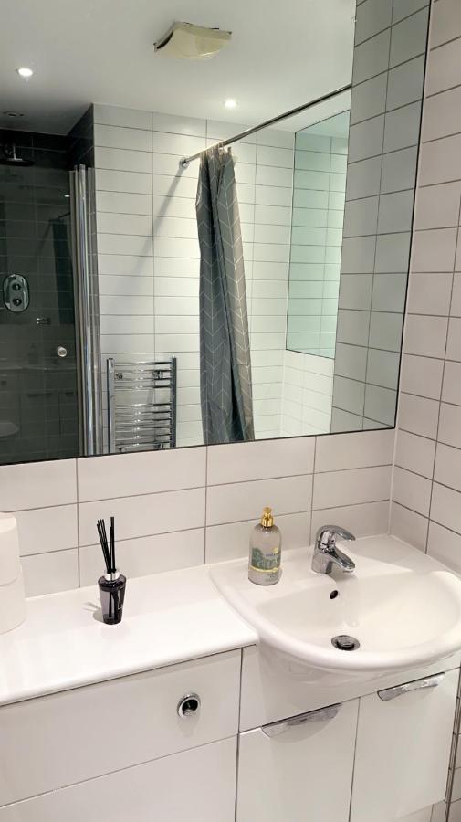 Cozycomfy Luxury Apartment Londra Dış mekan fotoğraf
